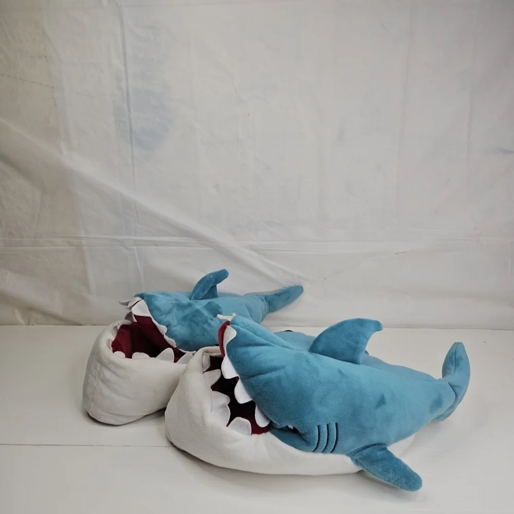 Cat&Jack Knox Shark Ankle Biter Sleepers Blue/white Size XL6